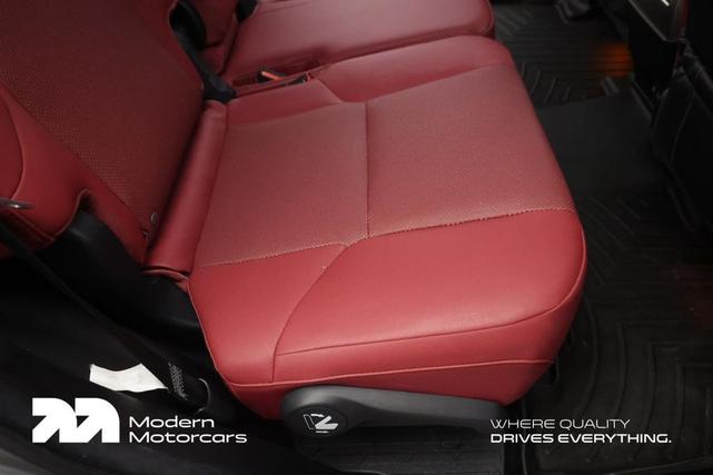 Photo of 2023 Atomic Silver Lexus GX 460