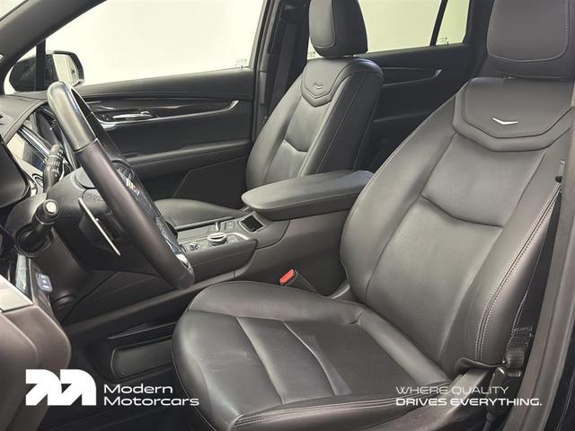 Photo of 2023 Stellar Black Metallic Cadillac XT6