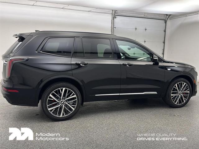 Photo of 2023 Stellar Black Metallic Cadillac XT6