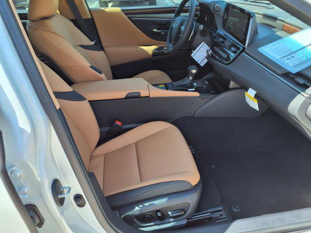 Photo of 2025 Eminent White Pearl Lexus ES 300h