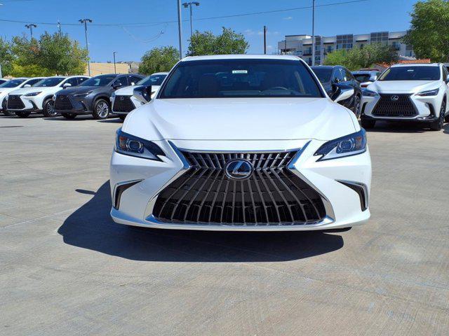 Photo of 2025 Eminent White Pearl Lexus ES 300h