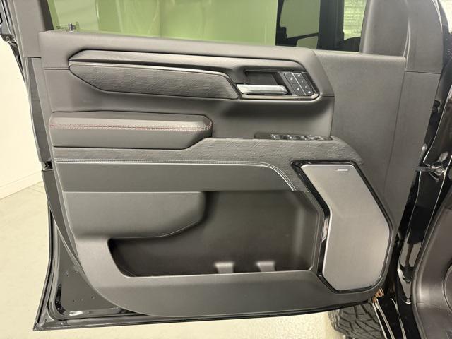 Photo of 2025 Onyx Black GMC Sierra 2500