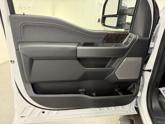 Photo of 2026 Oxford White Ford F-350