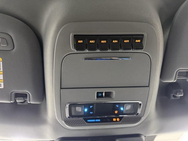 Photo of 2026 Oxford White Ford F-350