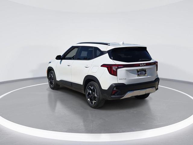 Photo of 2025 Snow White Pearl Kia Seltos