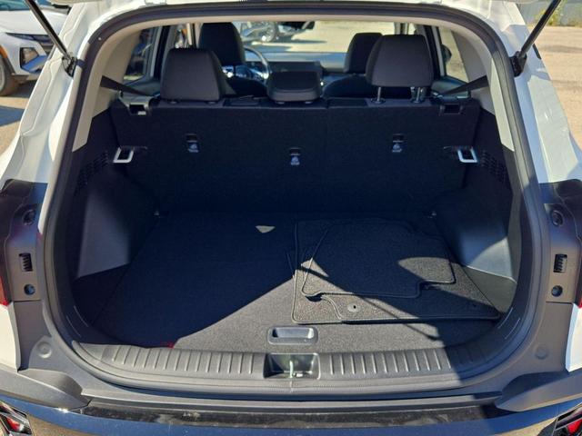 Photo of 2025 Snow White Pearl Kia Seltos