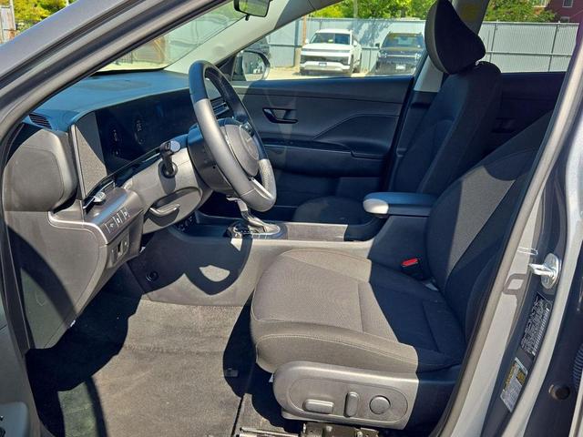 Photo of 2025 Ecotronic Gray Pearl Hyundai KONA