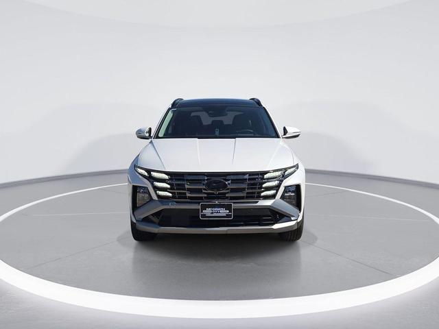 Photo of 2025 White Pearl Hyundai TUCSON