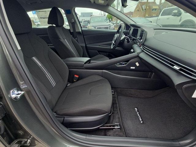 Photo of 2025 Amazon Gray Hyundai ELANTRA HEV