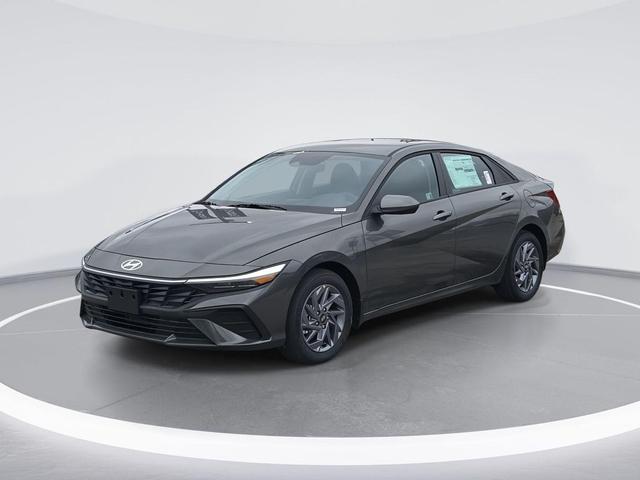 Photo of 2025 Amazon Gray Hyundai ELANTRA HEV