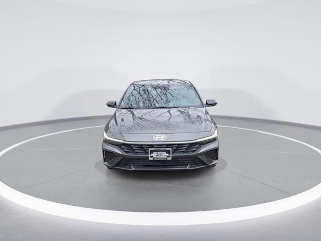 Photo of 2025 Amazon Gray Hyundai ELANTRA HEV