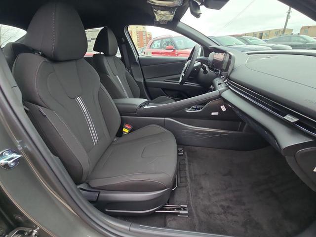 Photo of 2025 Amazon Gray Hyundai ELANTRA HEV