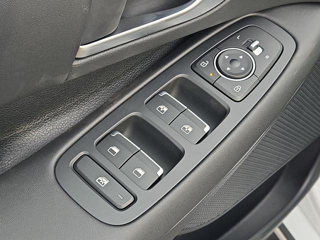Photo of 2025 Serenity White Hyundai SONATA Hybrid
