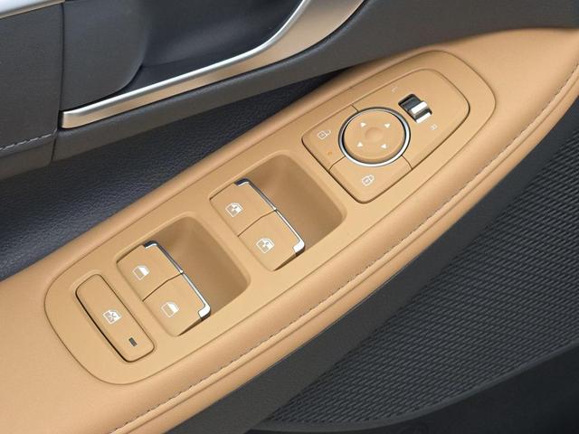 Photo of 2025 Abyss Black Hyundai SONATA Hybrid