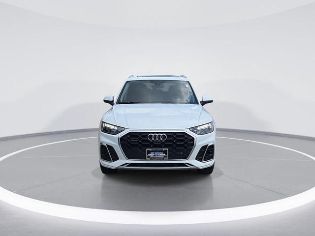 Photo of 2023 White Audi Q5