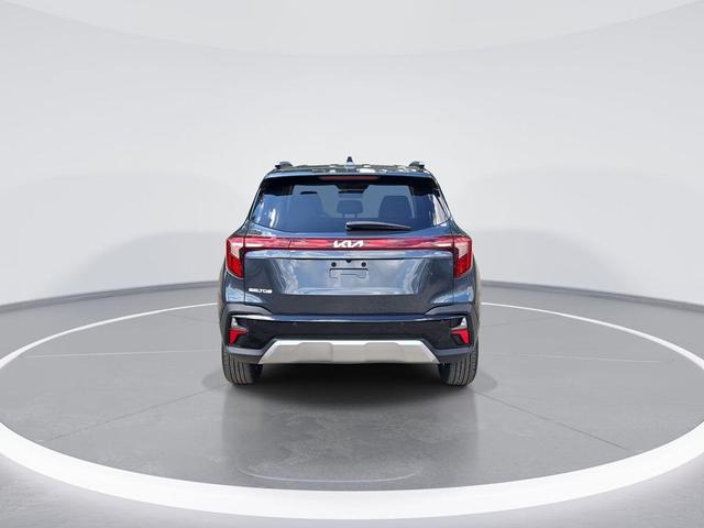Photo of 2025 Gravity Gray Kia Seltos