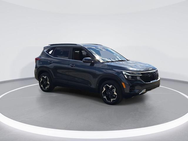 Photo of 2025 Gravity Gray Kia Seltos