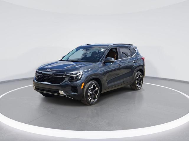 Photo of 2025 Gravity Gray Kia Seltos