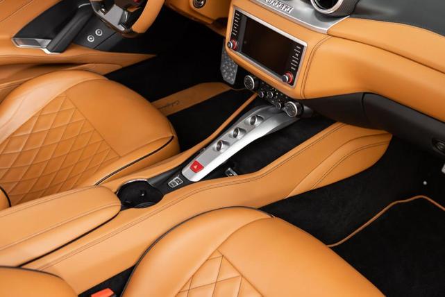 Photo of 2016 Grigio Silverstone Ferrari California