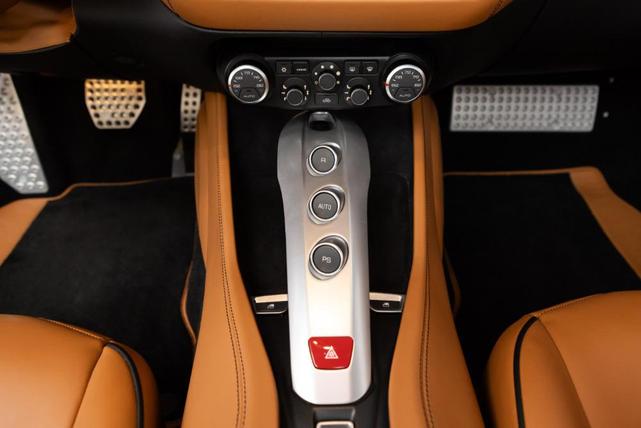 Photo of 2016 Grigio Silverstone Ferrari California