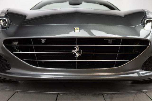 Photo of 2016 Grigio Silverstone Ferrari California