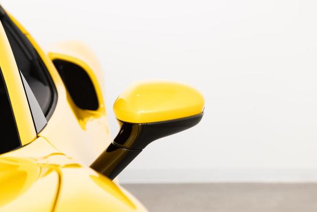 Photo of 2025 Giallo Triplo Strato Ferrari 296 GTS