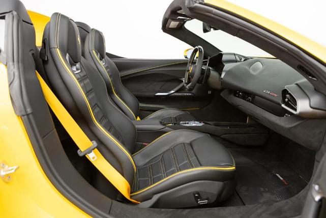 Photo of 2025 Giallo Triplo Strato Ferrari 296 GTS