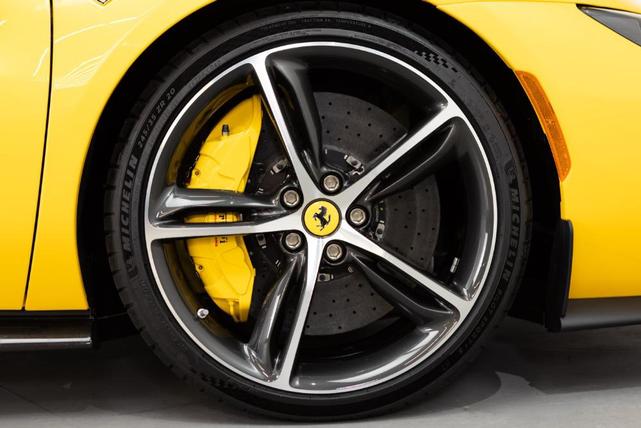 Photo of 2025 Giallo Triplo Strato Ferrari 296 GTS