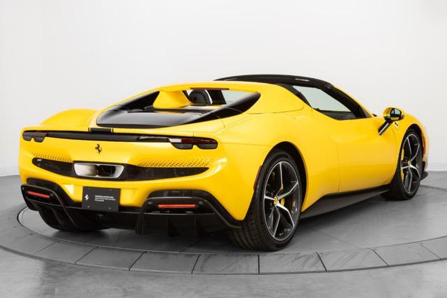 Photo of 2025 Giallo Triplo Strato Ferrari 296 GTS