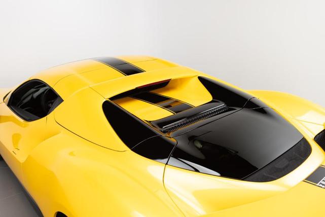 Photo of 2025 Giallo Triplo Strato Ferrari 296 GTS