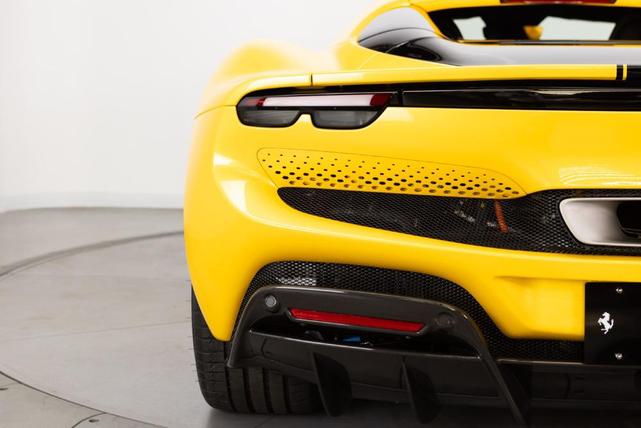 Photo of 2025 Giallo Triplo Strato Ferrari 296 GTS