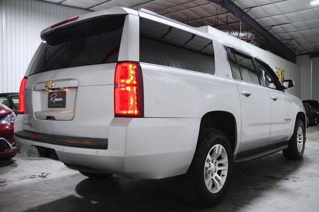 Photo of 2017 Silver Ice Metallic Chevrolet Suburban