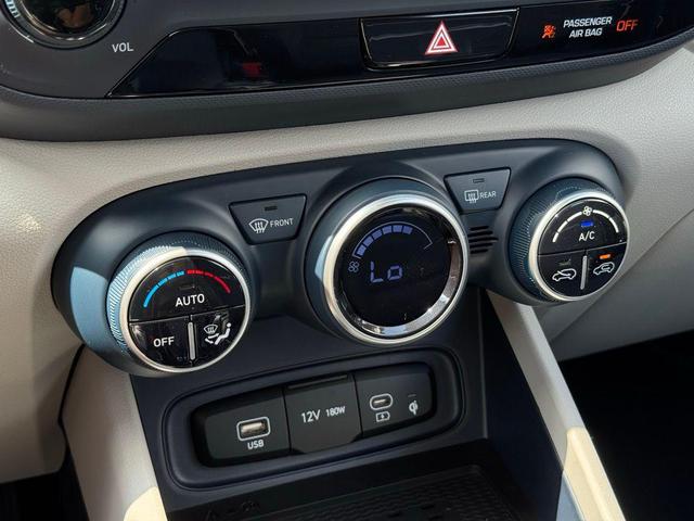 Photo of 2025 Denim w/White Roof Hyundai VENUE