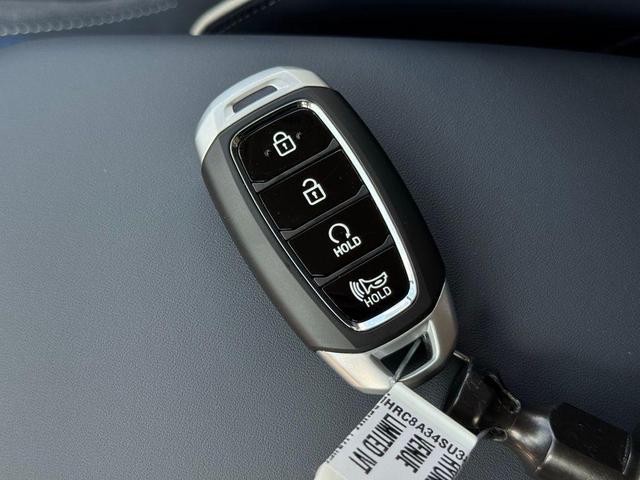 Photo of 2025 Denim w/White Roof Hyundai VENUE
