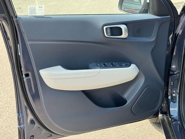 Photo of 2025 Denim w/White Roof Hyundai VENUE