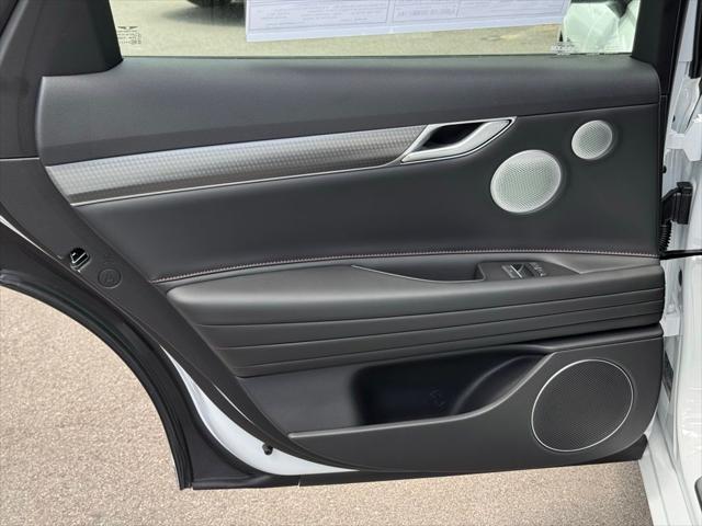 Photo of 2025 Uyuni White Genesis G80