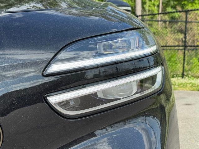 Photo of 2025 Vik Black Genesis G70