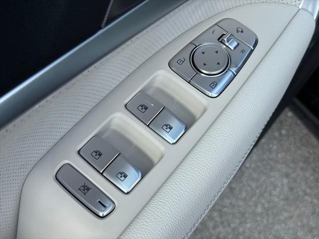 Photo of 2025 Vik Black Genesis G70