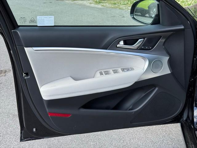 Photo of 2025 Vik Black Genesis G70