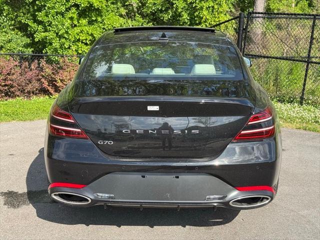 Photo of 2025 Vik Black Genesis G70