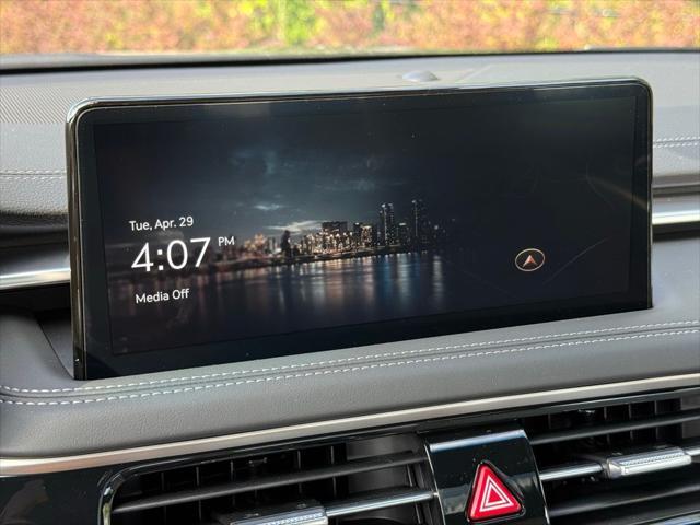Photo of 2025 Vik Black Genesis G70