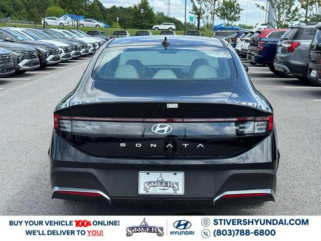 Photo of 2025 Abyss Black Hyundai SONATA