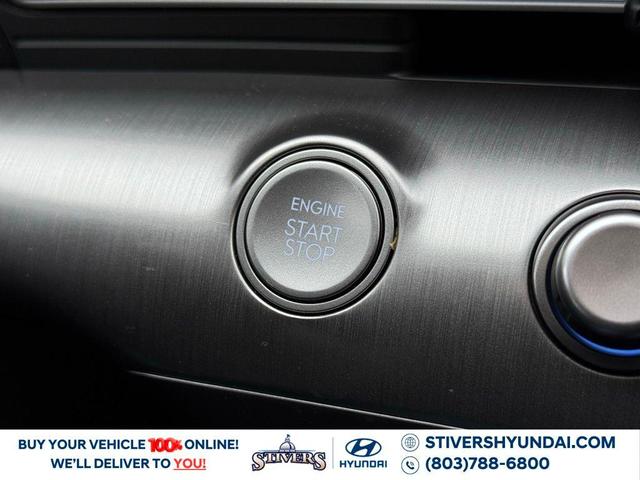 Photo of 2025 Abyss Black Pearl Hyundai KONA