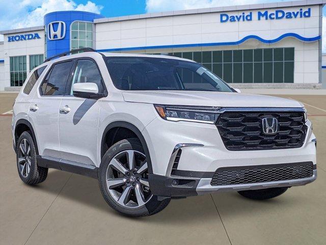 Photo of 2025 Platinum White Pearl Honda Pilot