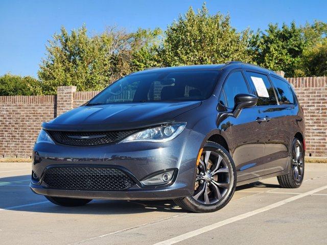 Photo of 2019 Maximum Steel Metallic Chrysler Pacifica