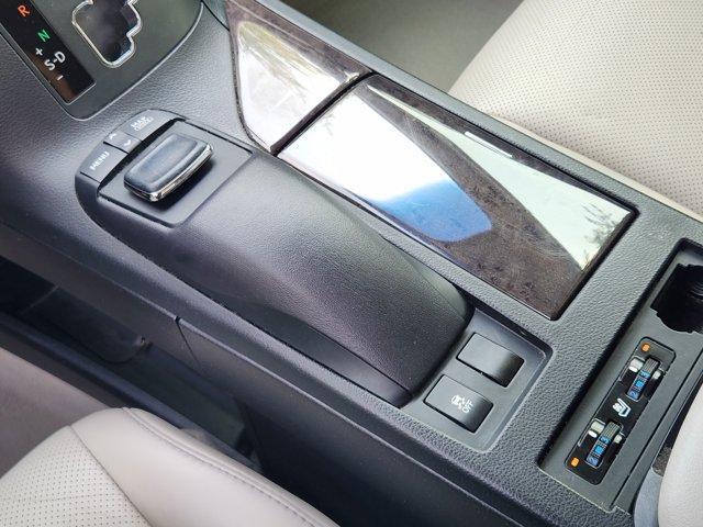 Photo of 2015 Silver Lining Metallic Lexus RX 350