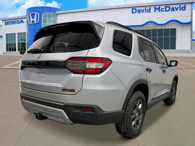 Photo of 2025 Lunar Silver Metallic Honda Pilot