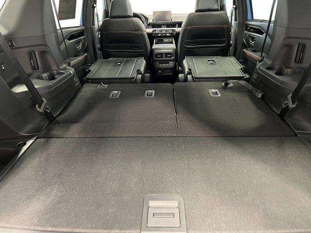 Photo of 2025 Lunar Silver Metallic Honda Pilot