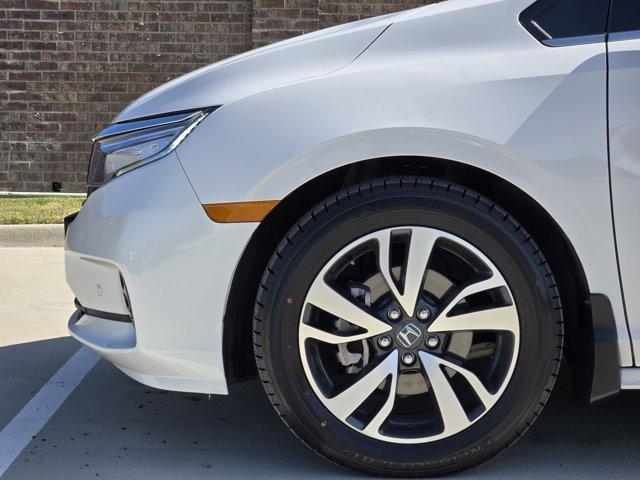 Photo of 2024 Platinum White Pearl Honda Odyssey