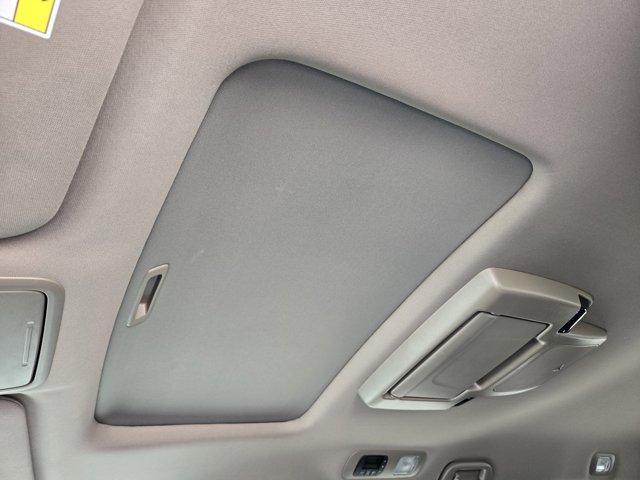Photo of 2024 Platinum White Pearl Honda Odyssey